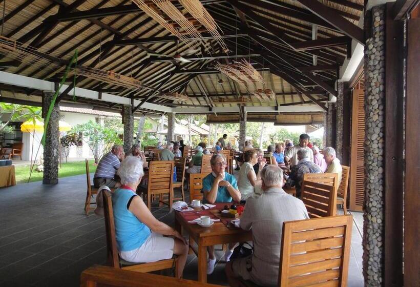 リゾートホテル Cocotinos Sekotong Lombok