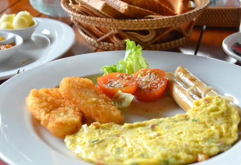 リゾートホテル Cocotinos Sekotong Lombok