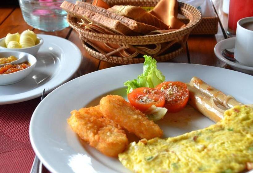 リゾートホテル Cocotinos Sekotong Lombok