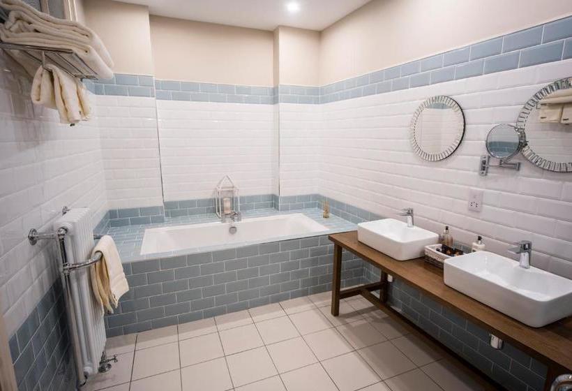 فندق The Highlands