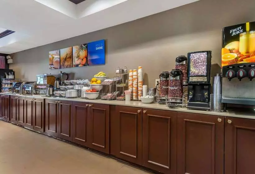 هتل Comfort Suites Newark  Harrison