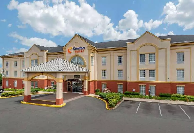 هتل Comfort Suites Newark  Harrison