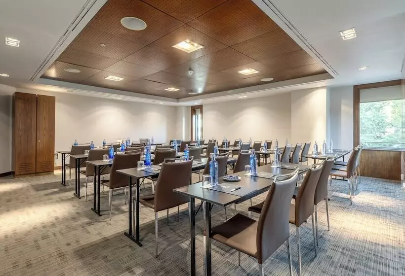 هتل Eurostars Suites Mirasierra