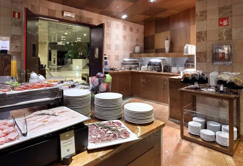 هتل Eurostars Suites Mirasierra