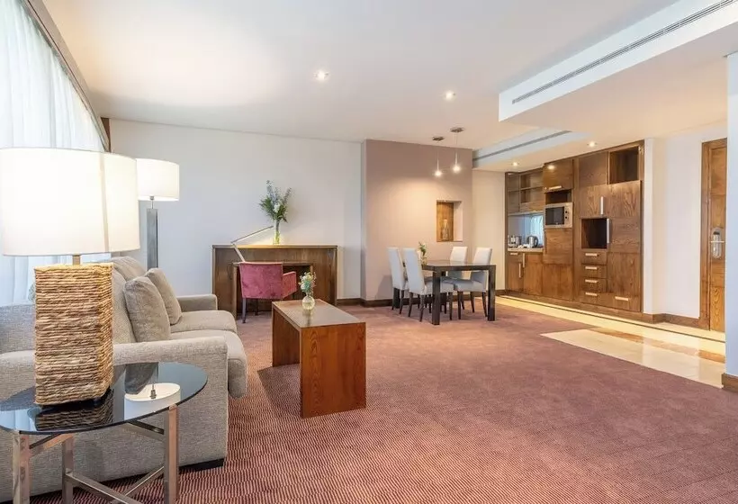 هتل Eurostars Suites Mirasierra