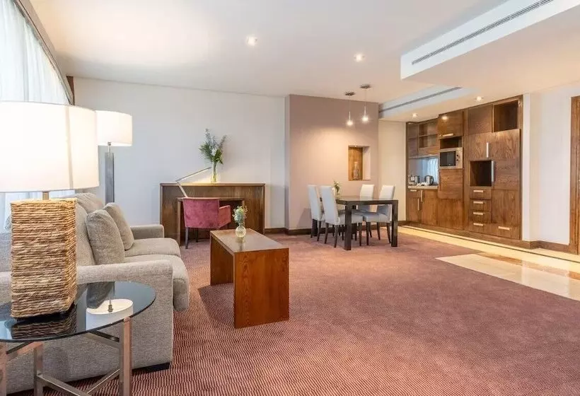 هتل Eurostars Suites Mirasierra