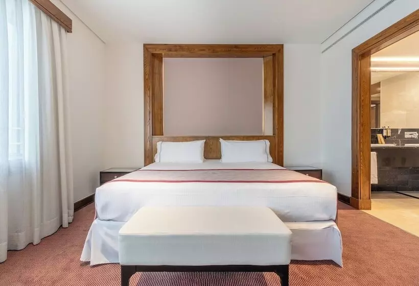 هتل Eurostars Suites Mirasierra