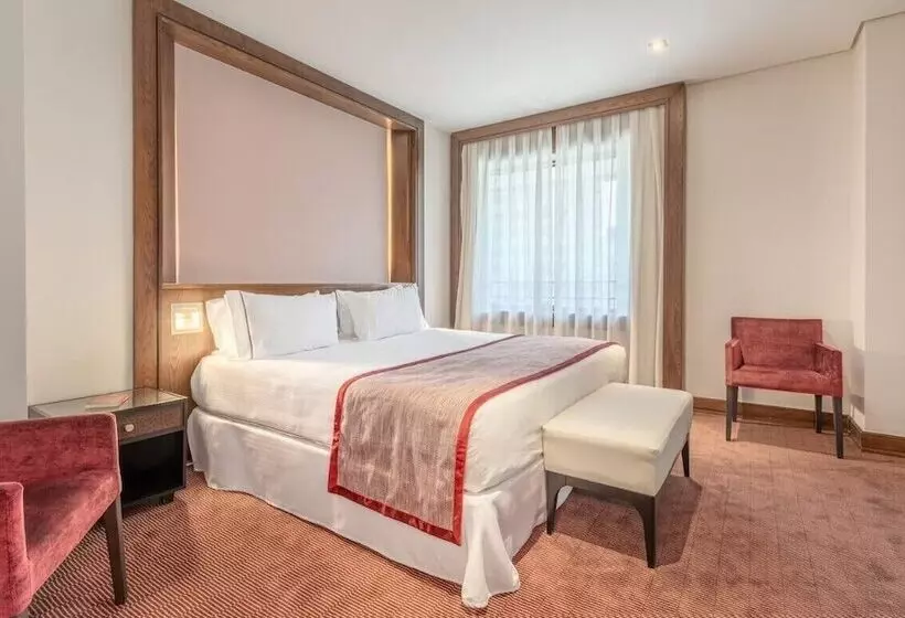 هتل Eurostars Suites Mirasierra