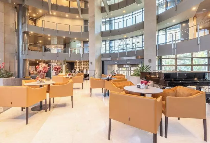 هتل Eurostars Suites Mirasierra
