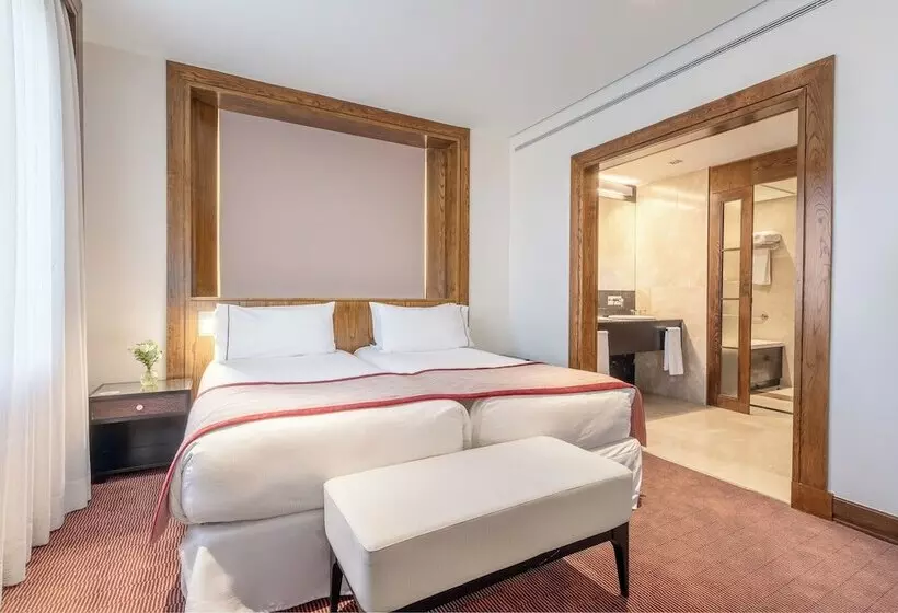 هتل Eurostars Suites Mirasierra