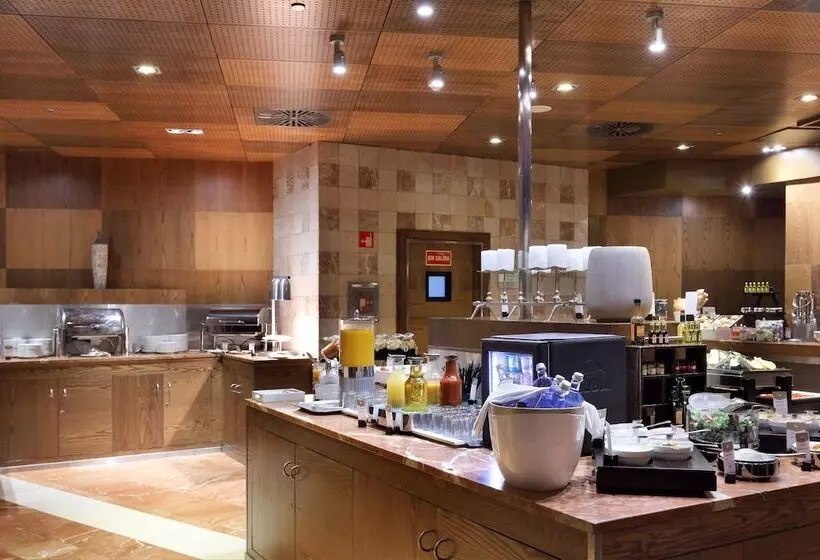 هتل Eurostars Suites Mirasierra
