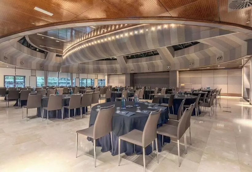 هتل Eurostars Suites Mirasierra