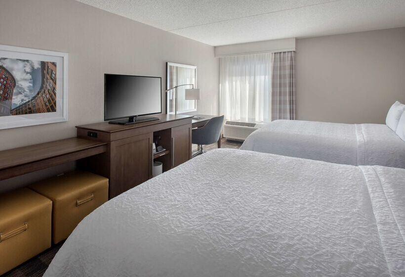 هتل Hampton Inn Bostonlogan Airport