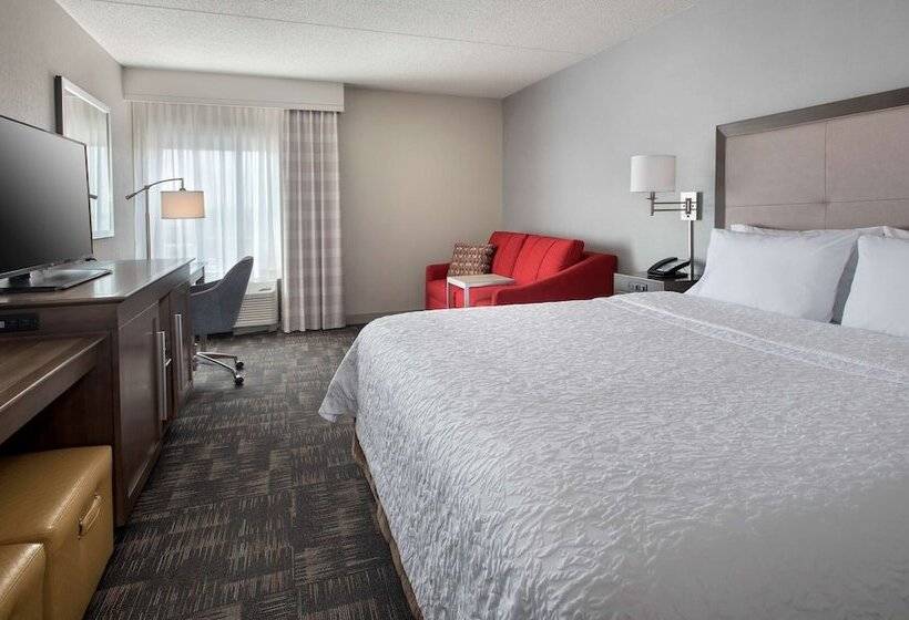 هتل Hampton Inn Bostonlogan Airport