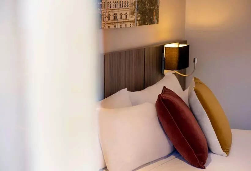 בית מלון כפרי Ibis Styles Sydney Central