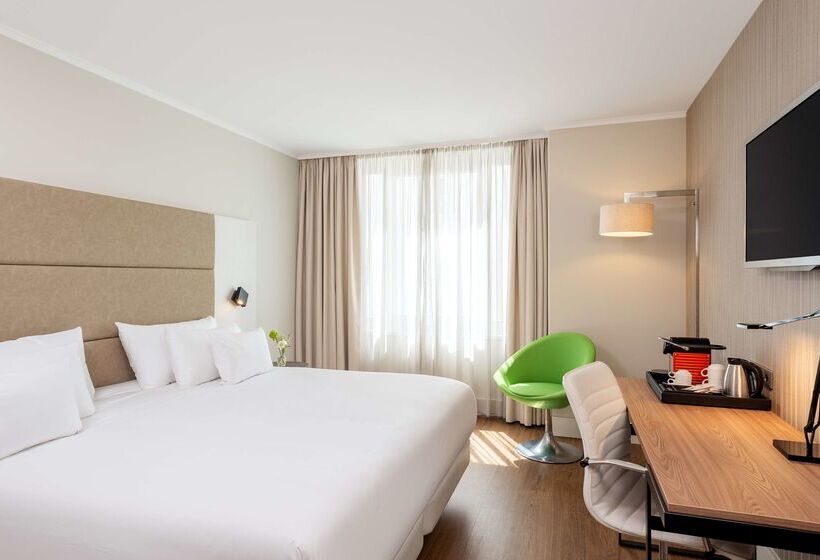 ホテル NH Collection Berlin Mitte Am Checkpoint Charlie