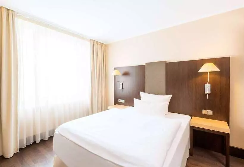 هتل NH Collection Berlin Mitte Am Checkpoint Charlie