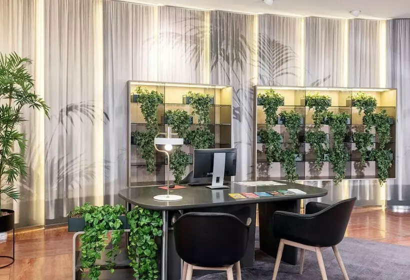 هتل NH Collection Berlin Mitte Am Checkpoint Charlie