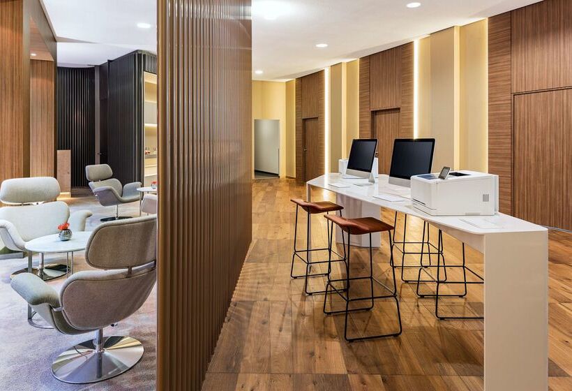 ホテル NH Collection Berlin Mitte Am Checkpoint Charlie