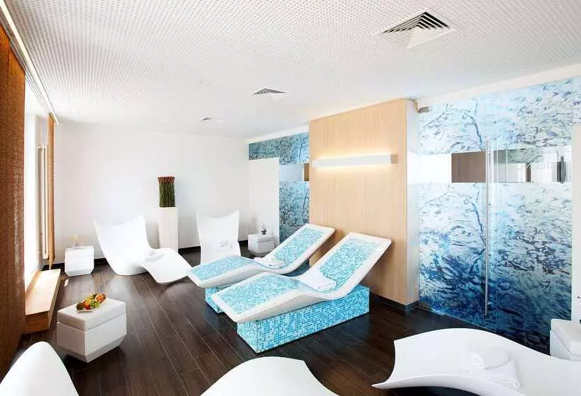 هتل NH Collection Berlin Mitte Am Checkpoint Charlie