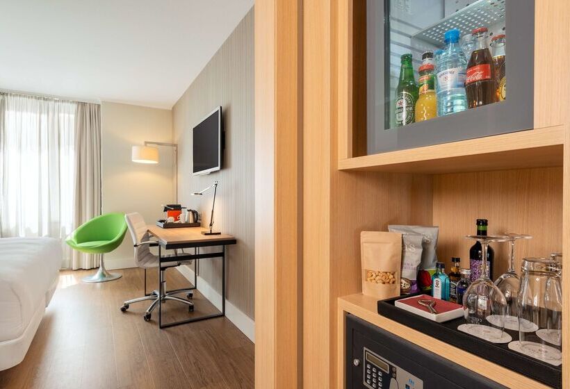 ホテル NH Collection Berlin Mitte Am Checkpoint Charlie