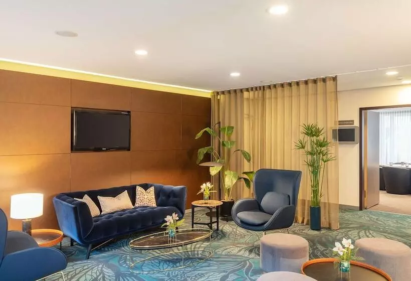 هتل NH Collection Berlin Mitte Am Checkpoint Charlie