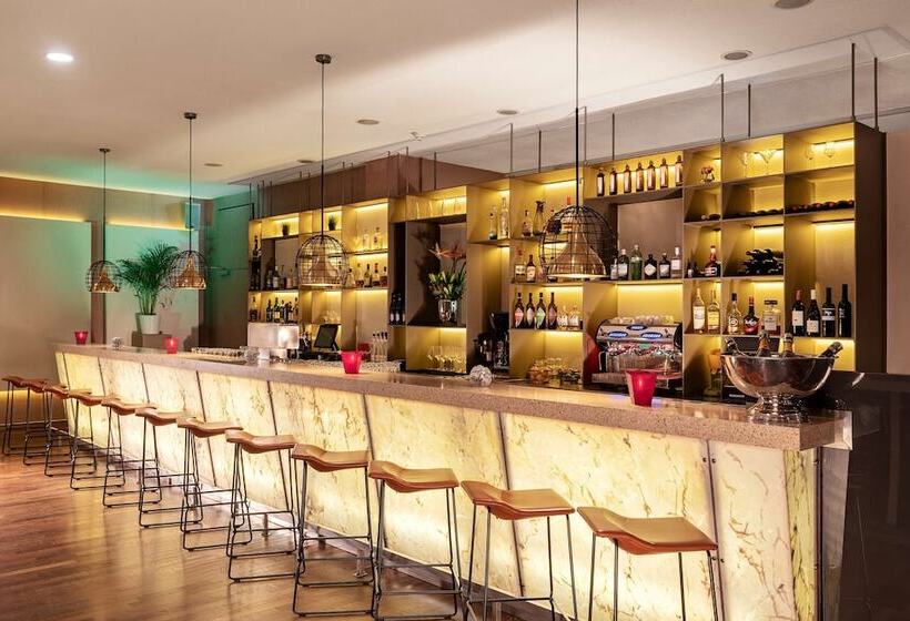 ホテル NH Collection Berlin Mitte Am Checkpoint Charlie