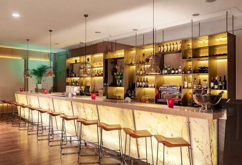 هتل NH Collection Berlin Mitte Am Checkpoint Charlie