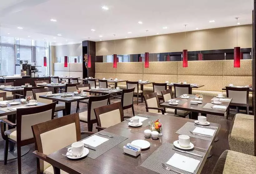 酒店 NH Danube City