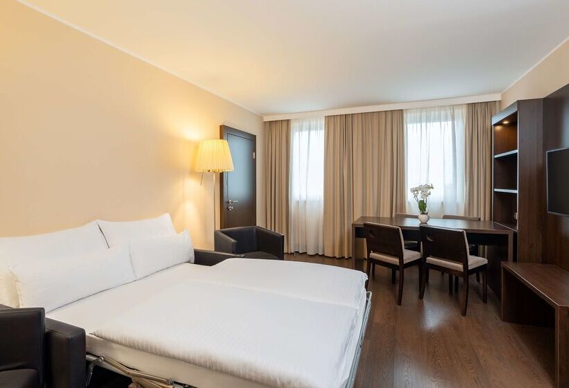 호텔 NH Danube City