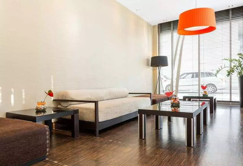 酒店 NH Danube City