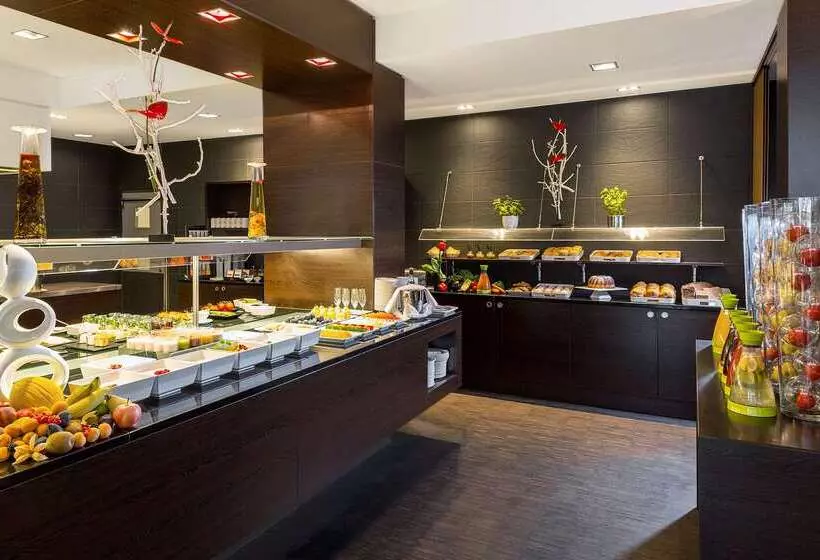 酒店 NH Danube City