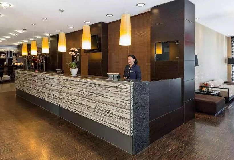 酒店 NH Danube City