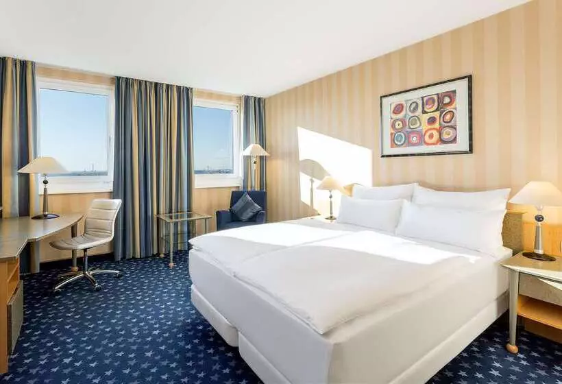 酒店 NH Danube City