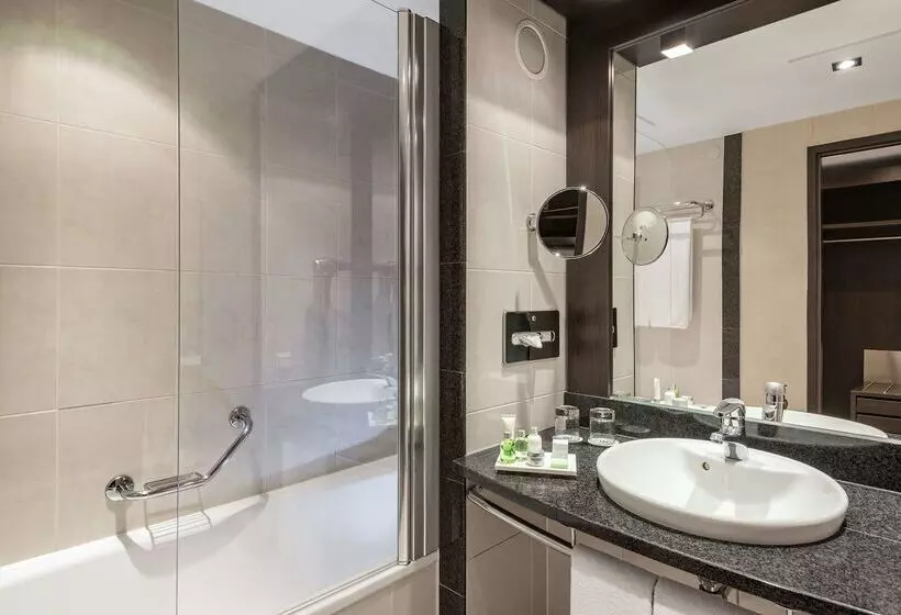 酒店 NH Danube City