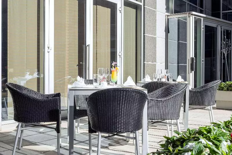 酒店 NH Danube City