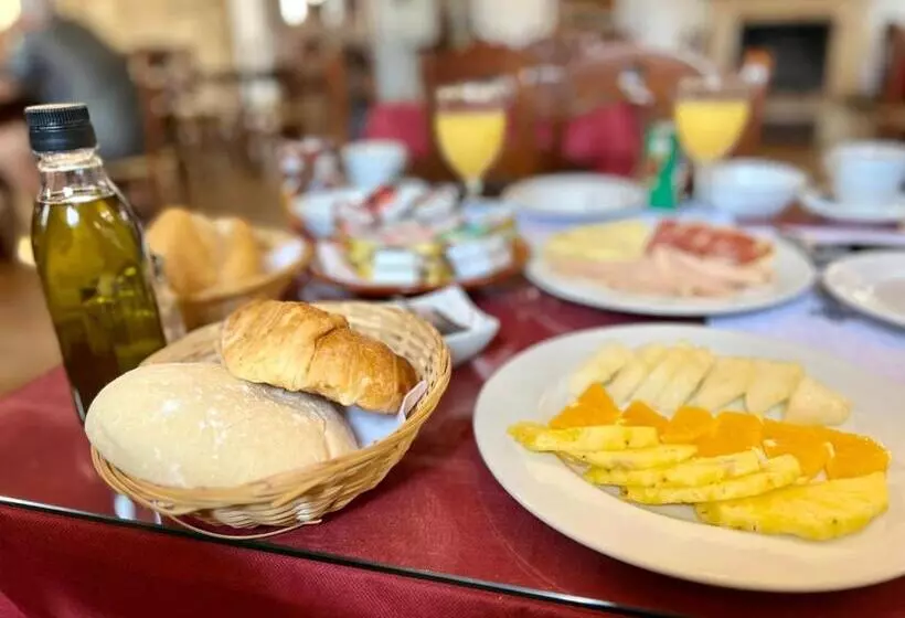 Сельский отель Tugasa Hotel La Posada