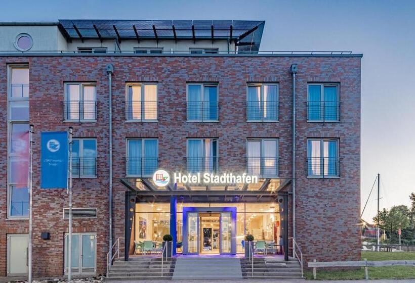 Hotelli Stadthafen Stade