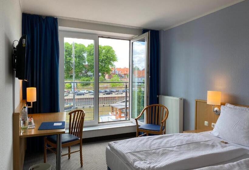 Hotelli Stadthafen Stade