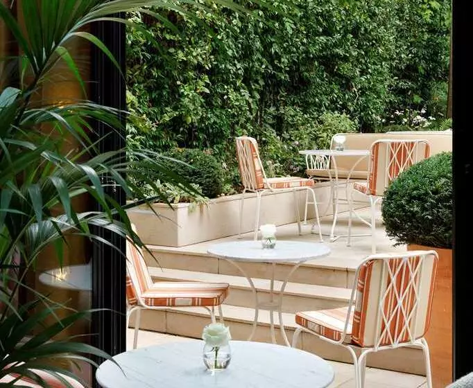 Le Belgrand Hotel Paris Champs Elysees, Tapestry By Hilton