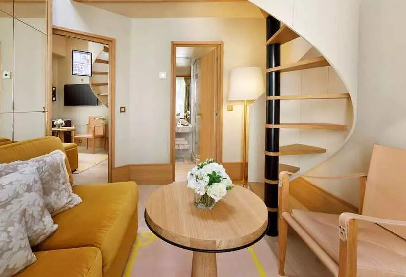 Le Belgrand Hotel Paris Champs Elysees, Tapestry By Hilton