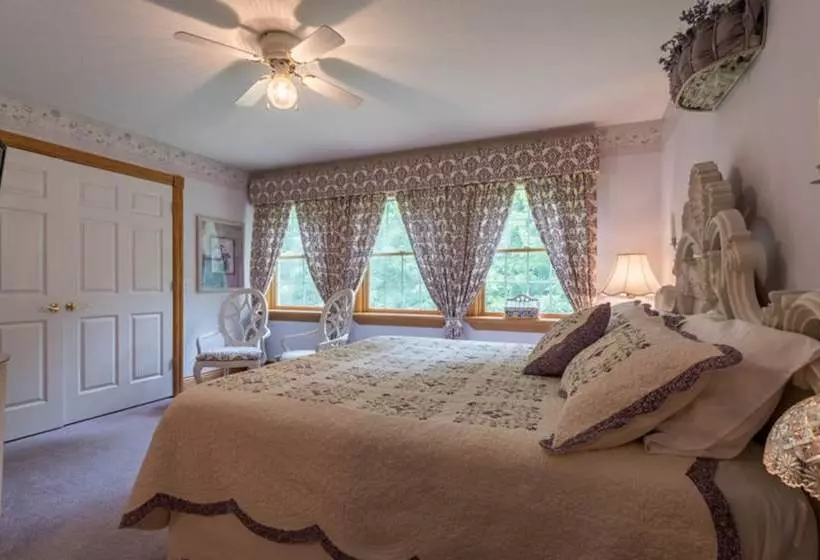 Bear Creek Farm Bed And Breakfast