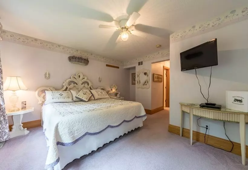 Bear Creek Farm Bed And Breakfast