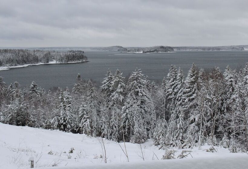 ベッドアンドブレックファースト Bluff House Inn