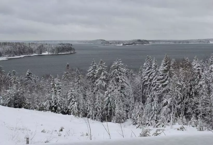 Aamiaismajoitus (B&B) Bluff House Inn