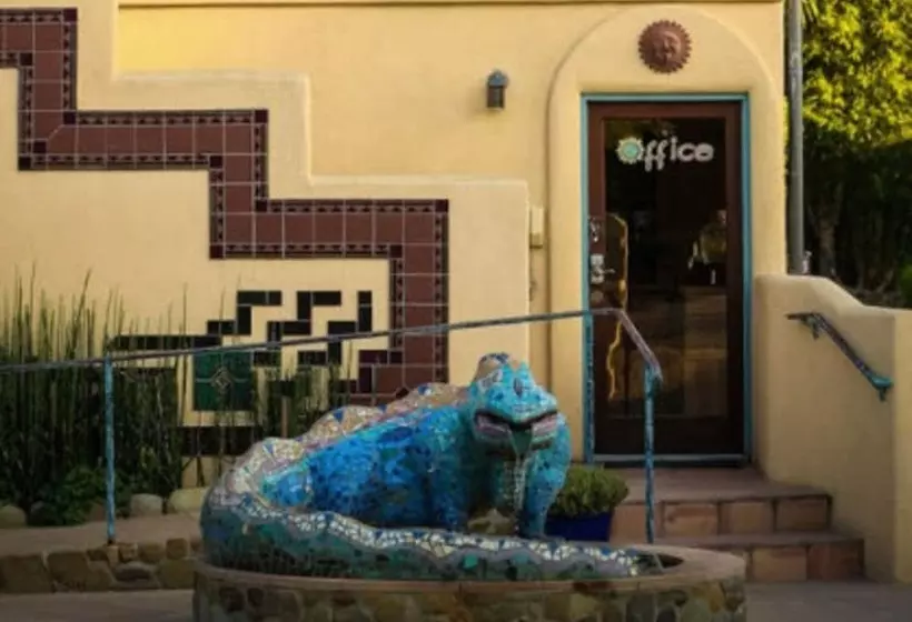 Blue Iguana Inn