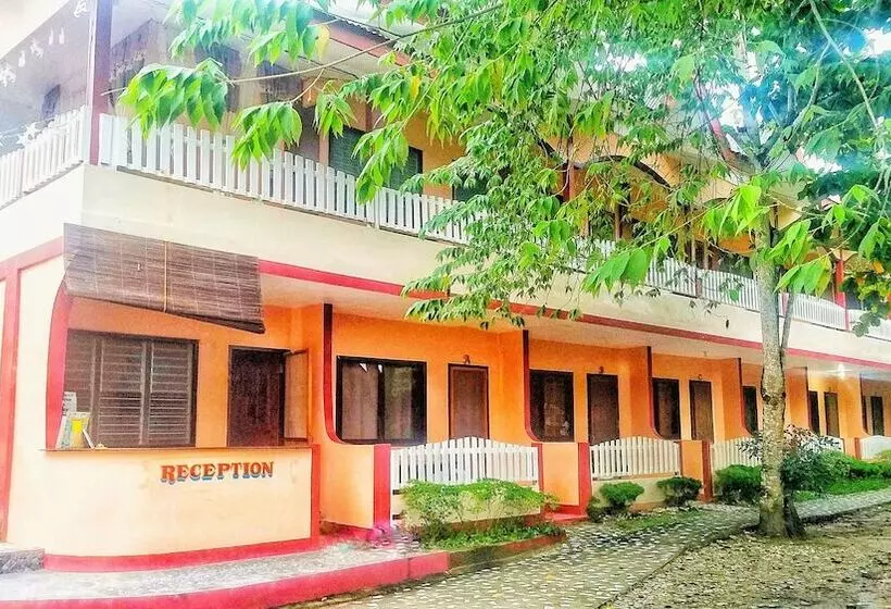 ホテル Port Barton Diy