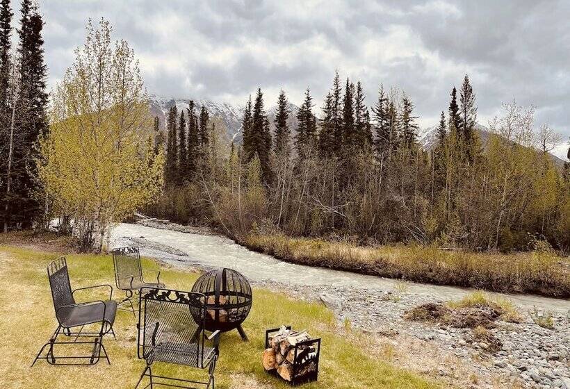 Отель Wrangell Mountain Lodge Private Bathroom With Shower