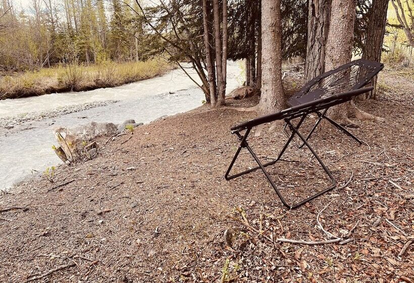 Отель Wrangell Mountain Lodge Private Bathroom With Shower
