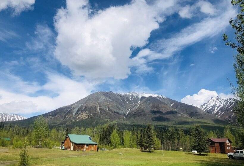 Отель Wrangell Mountain Lodge Private Bathroom With Shower